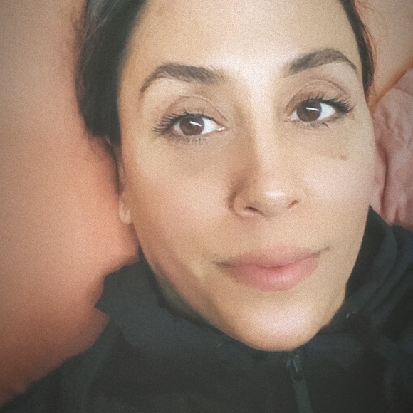 Meet your Posher, Brooke - Picture 3 of 3